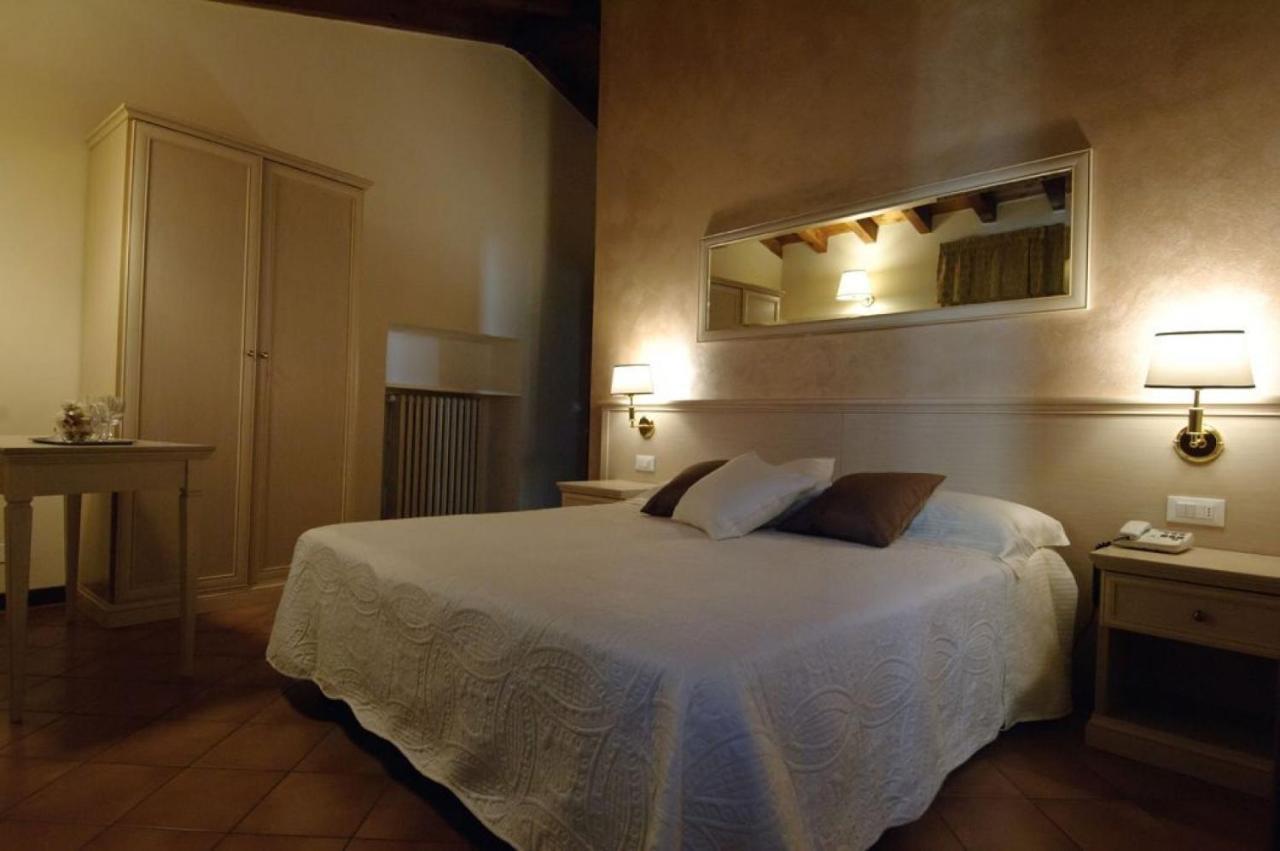 Albergo Cavallino 10 Тосколано-Мадерно Экстерьер фото