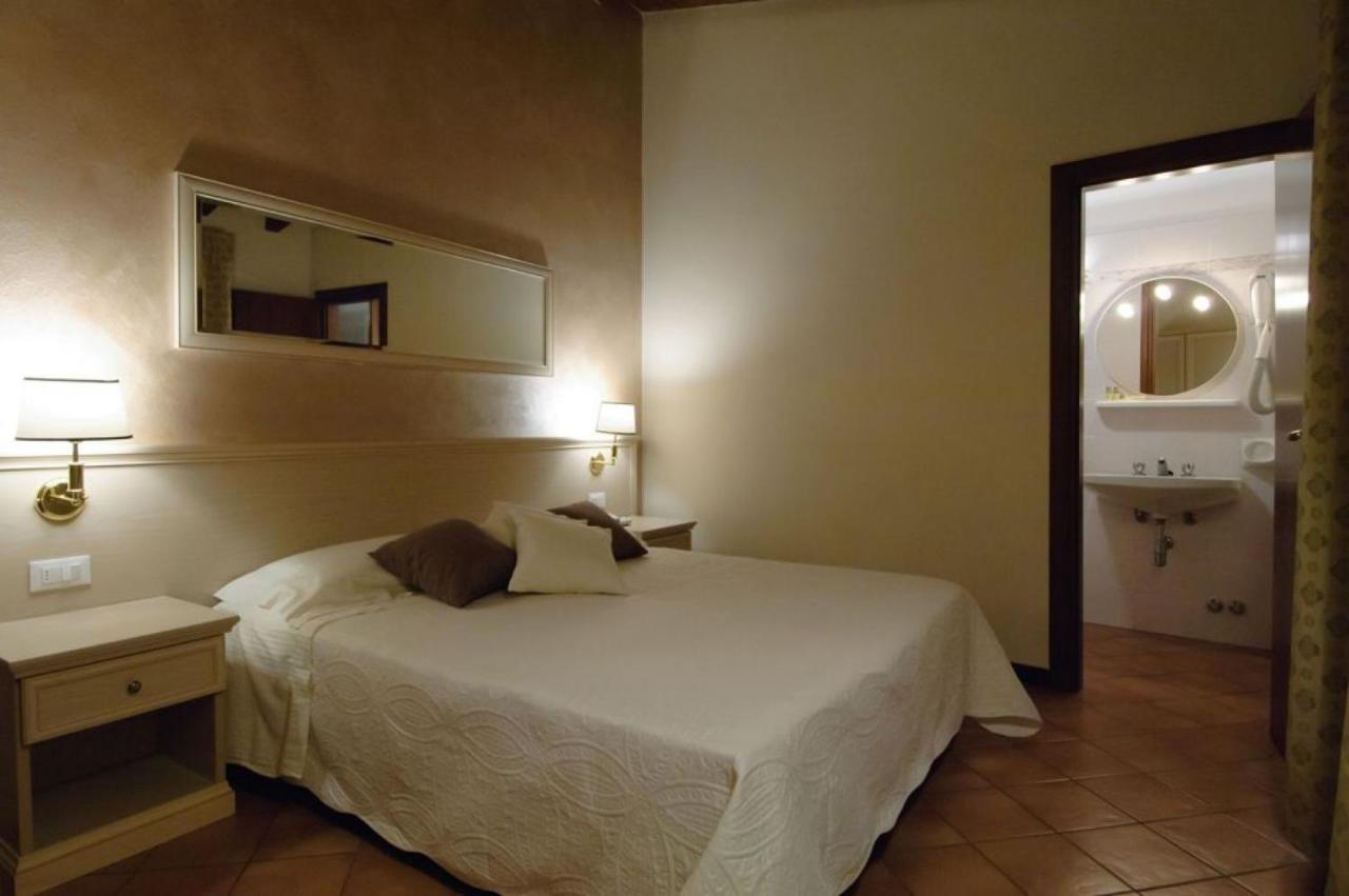 Albergo Cavallino 10 Тосколано-Мадерно Экстерьер фото